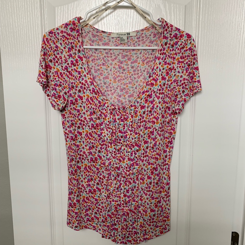 3/$10 🛒🛍️ Forever 21 Floral Top - Size Small